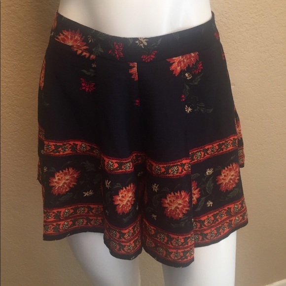 SALE
 L'atiste Amy Dressy Floral Pattern ShortsA35 - Picture 2 of 7